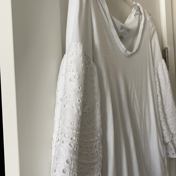 White blouse - Picture 2 of 2